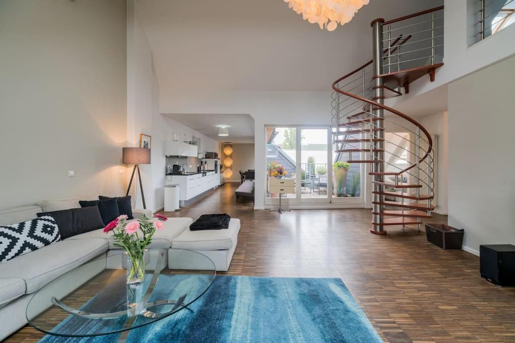Ruhige Dachwohnung Mit Terrasse Berlin Mitte - Spacious Modern Rooftop Loft In Berlin Mitte Esterno foto