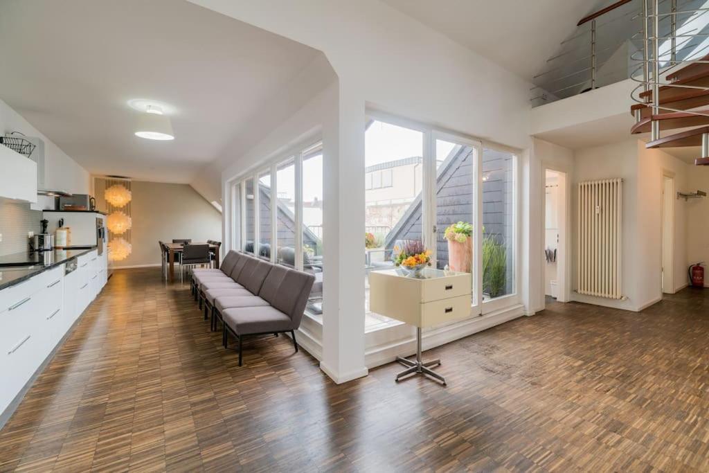 Ruhige Dachwohnung Mit Terrasse Berlin Mitte - Spacious Modern Rooftop Loft In Berlin Mitte Esterno foto