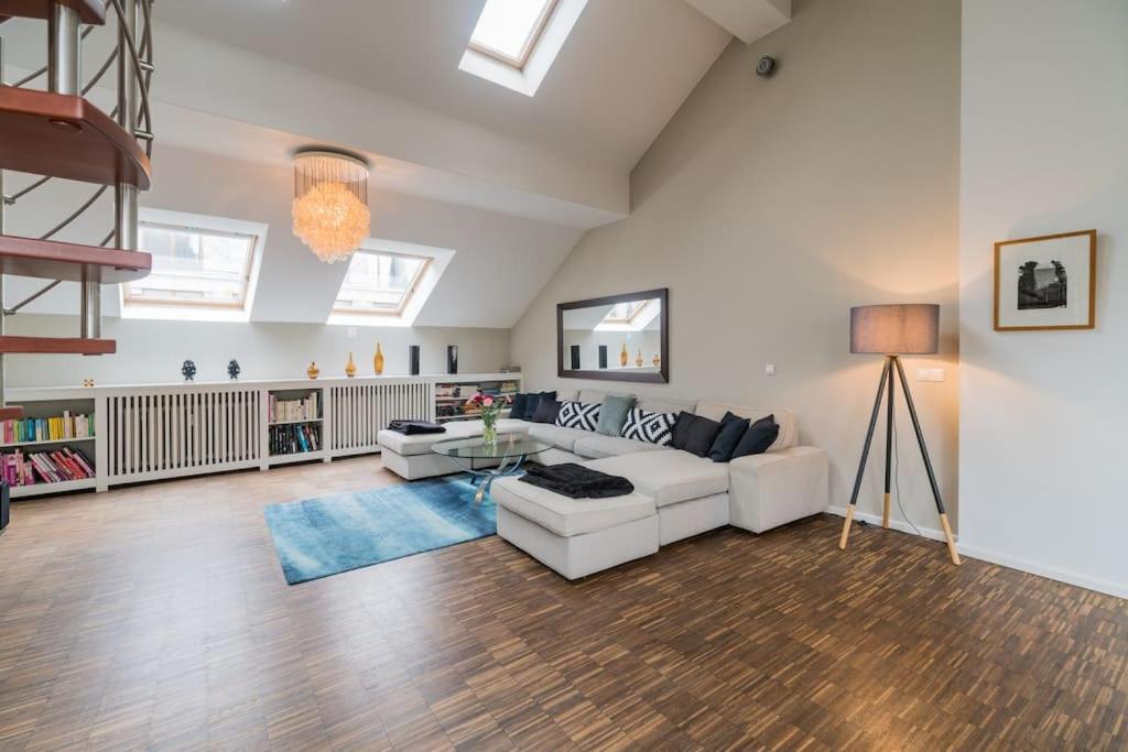 Ruhige Dachwohnung Mit Terrasse Berlin Mitte - Spacious Modern Rooftop Loft In Berlin Mitte Esterno foto